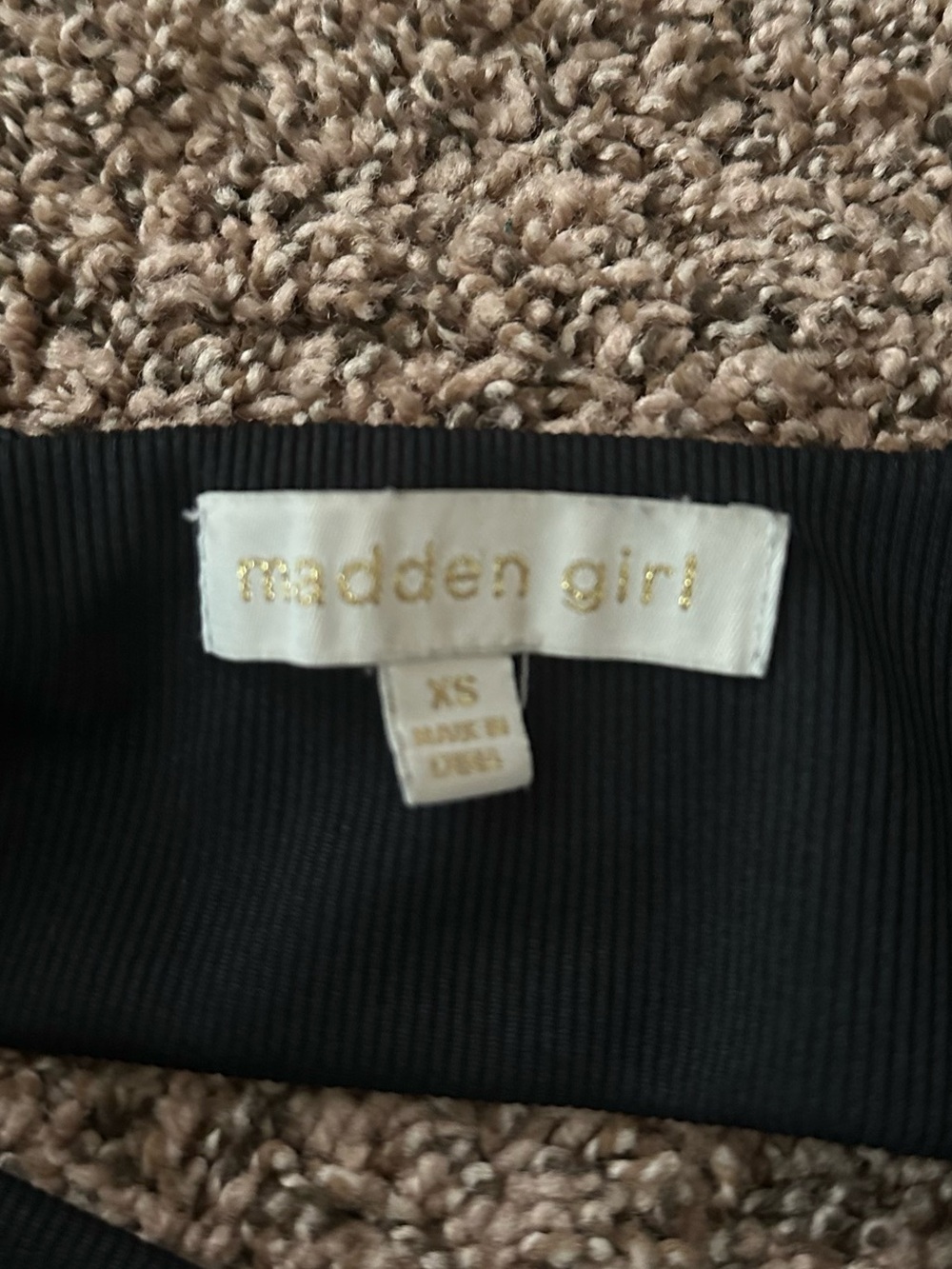 Black Ribbed Crop Tank - Picture 3 of 3
